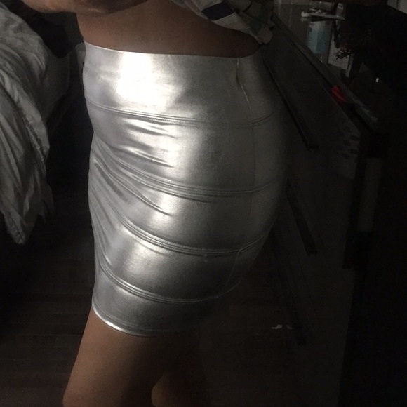 Skirt - Picture 2 of 3